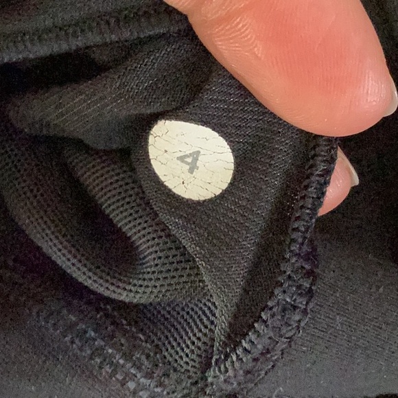 Black lululemon sports bra - Picture 3 of 3